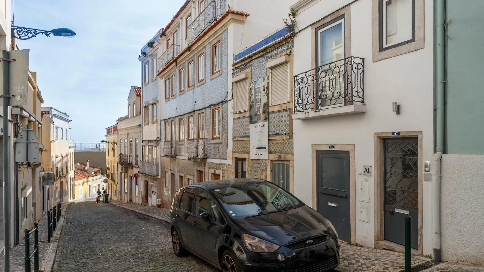 Barbadinhos Apartments In Lisbon Historic Neighborhood