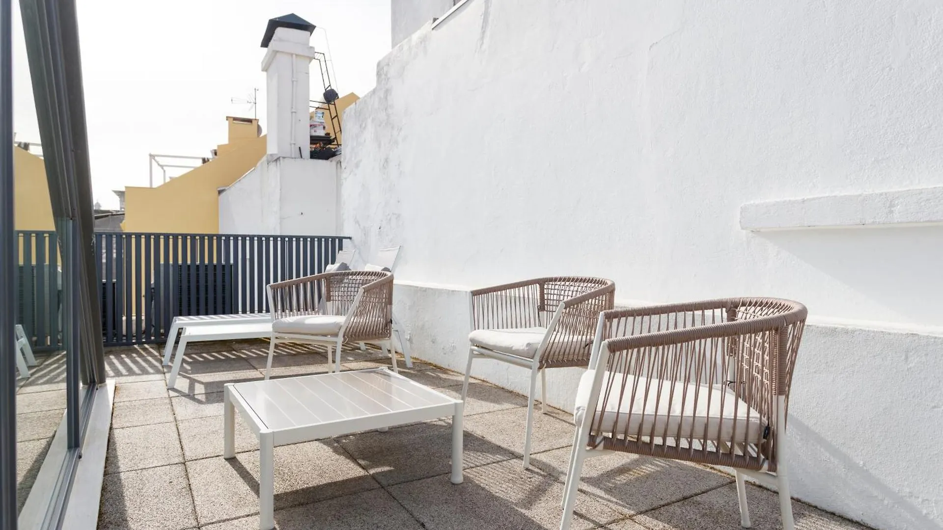 Barbadinhos Apartments In Lisbon Historic Neighborhood